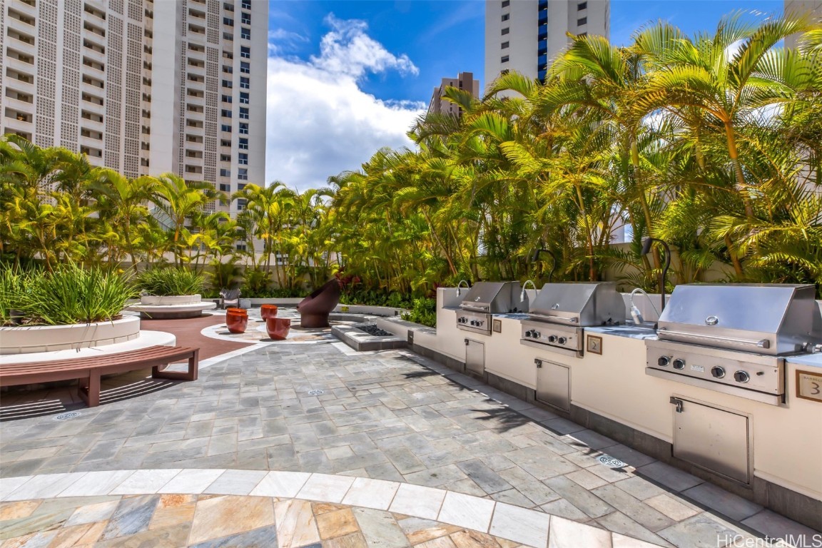 Allure Waikiki Condominium