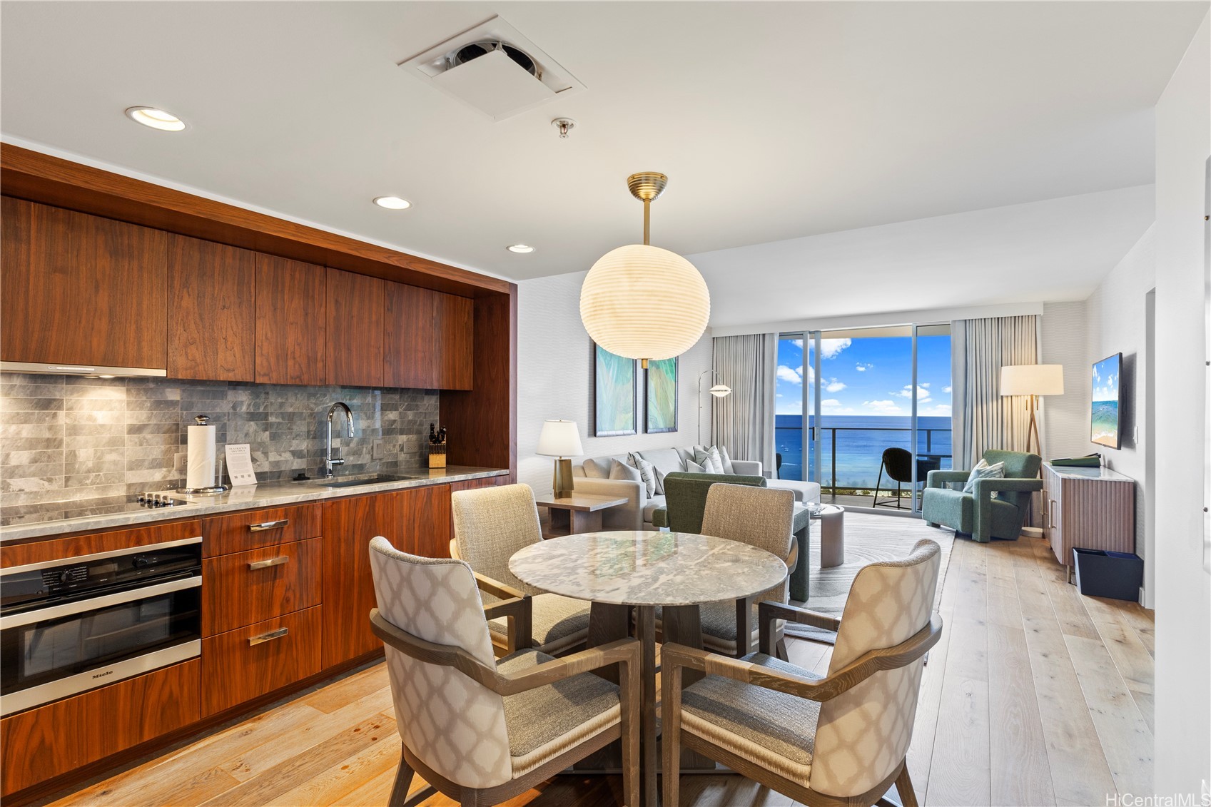 383 Kalaimoku Street 3109