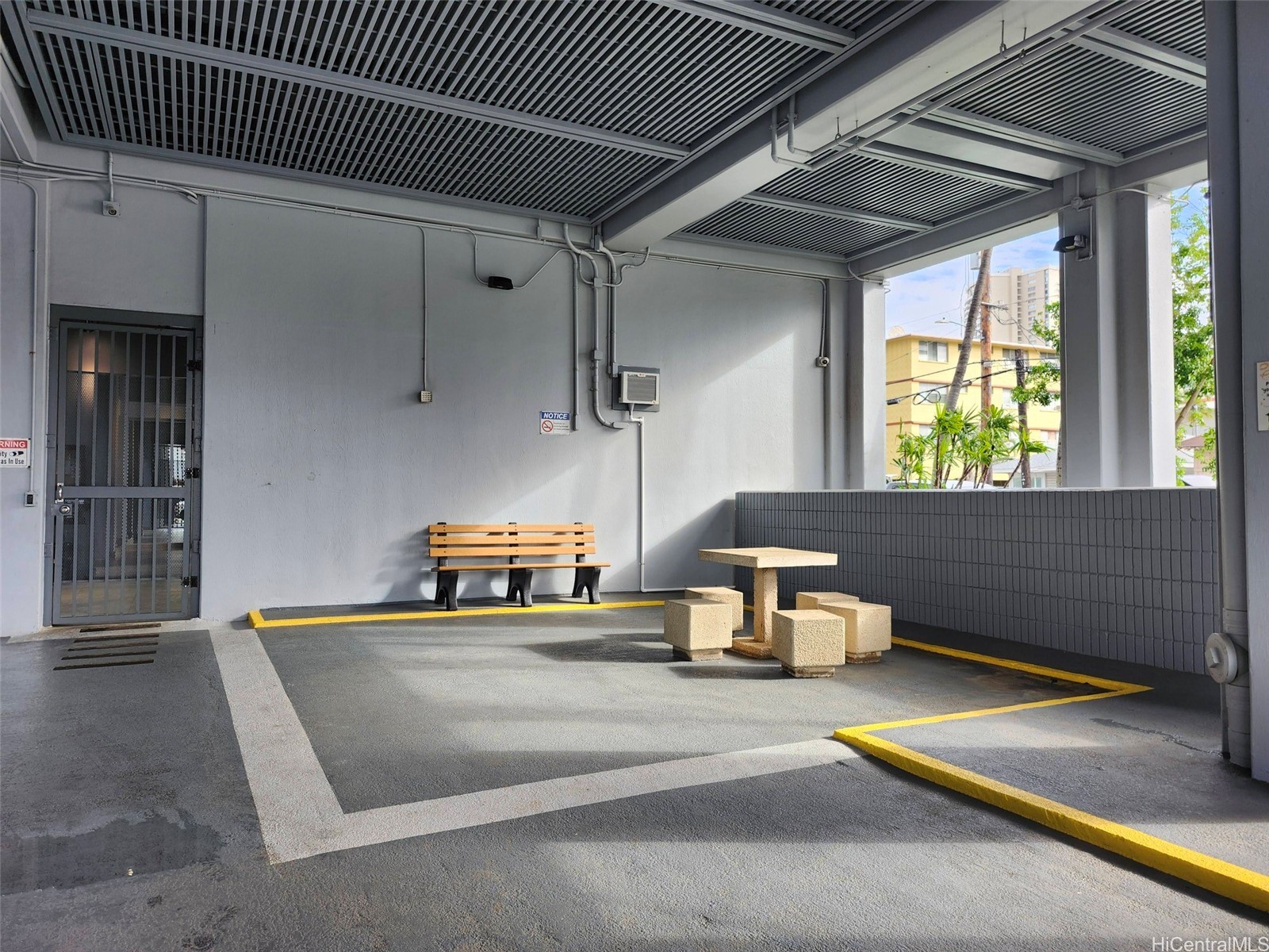 2100 Date Street 703