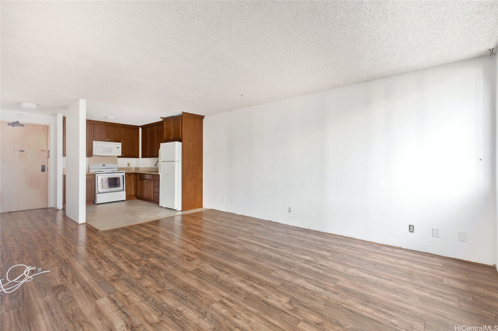 1255 Nuuanu Avenue E404