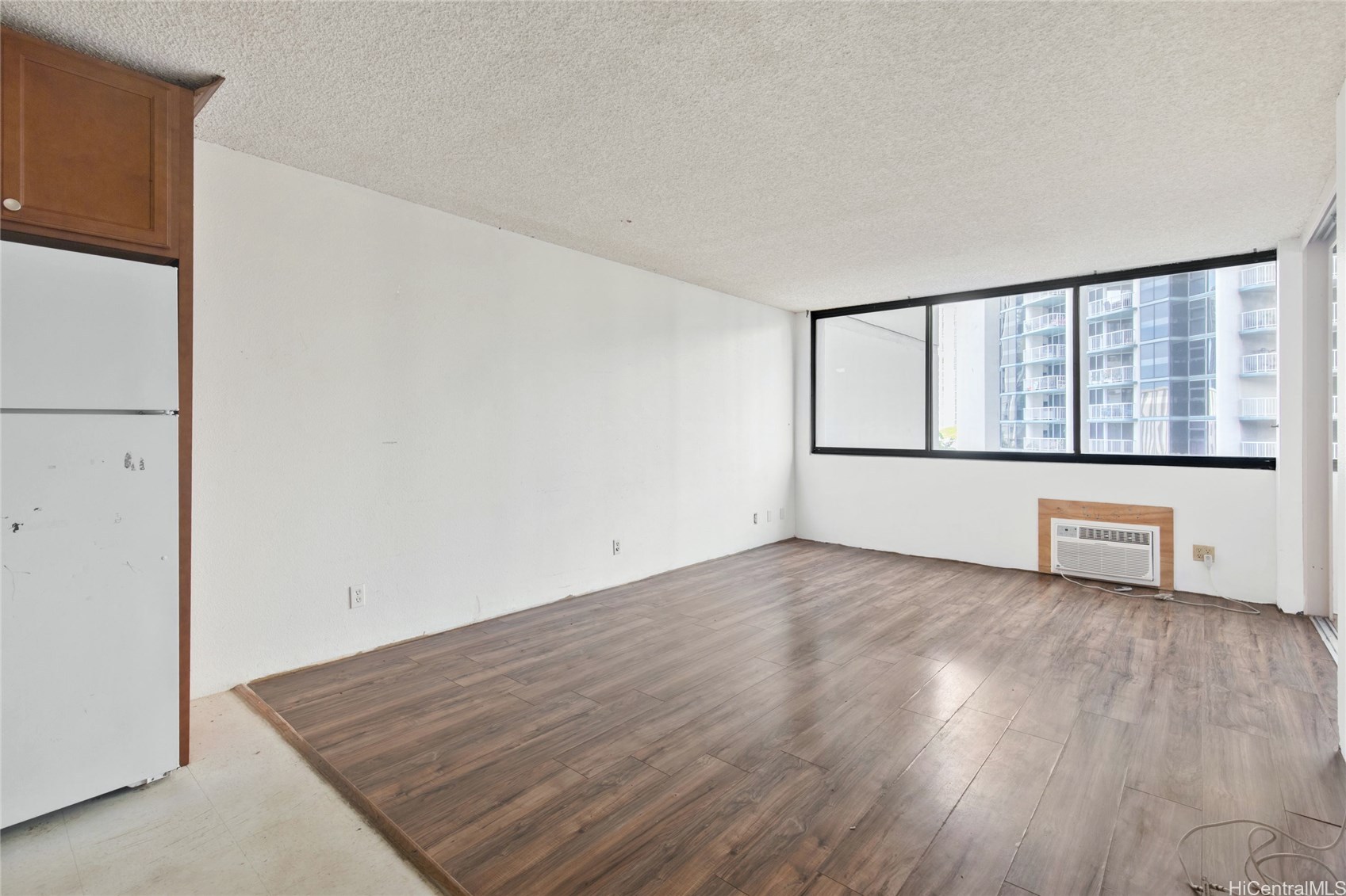 1255 Nuuanu Avenue E404