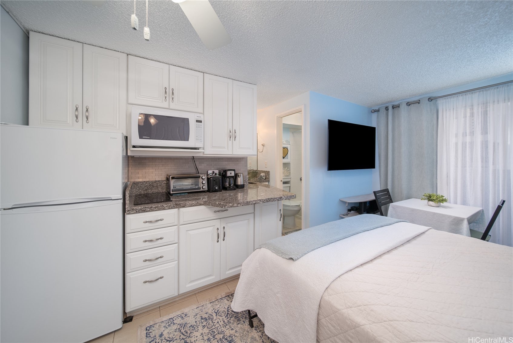 2463 Kuhio Avenue 504