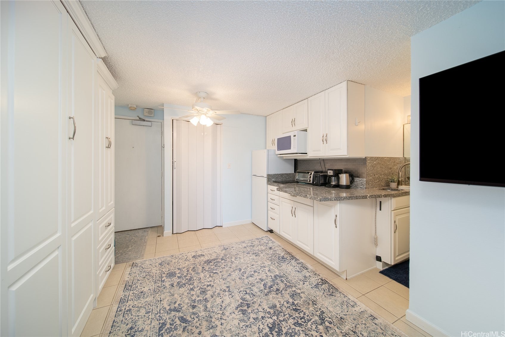 2463 Kuhio Avenue 504