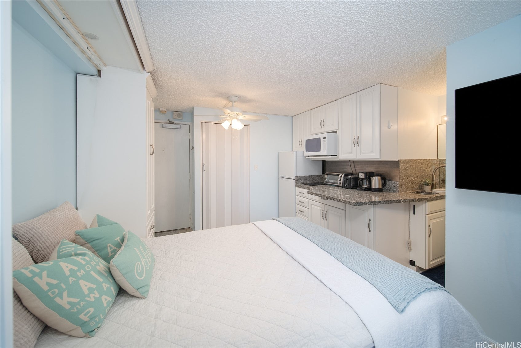 2463 Kuhio Avenue 504