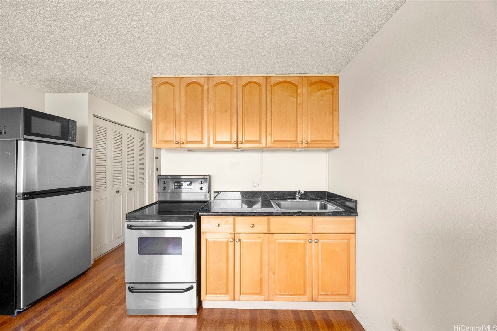 2211 Ala Wai Boulevard 2712