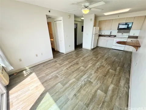 MLS: 202509556