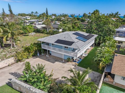 Photo of 41-875 Kalanianaole Highway #Upper, Waimanalo, HI 96795 (MLS # 202607842)