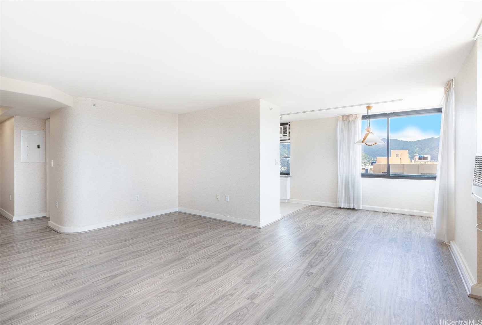 343 Hobron Lane 4302