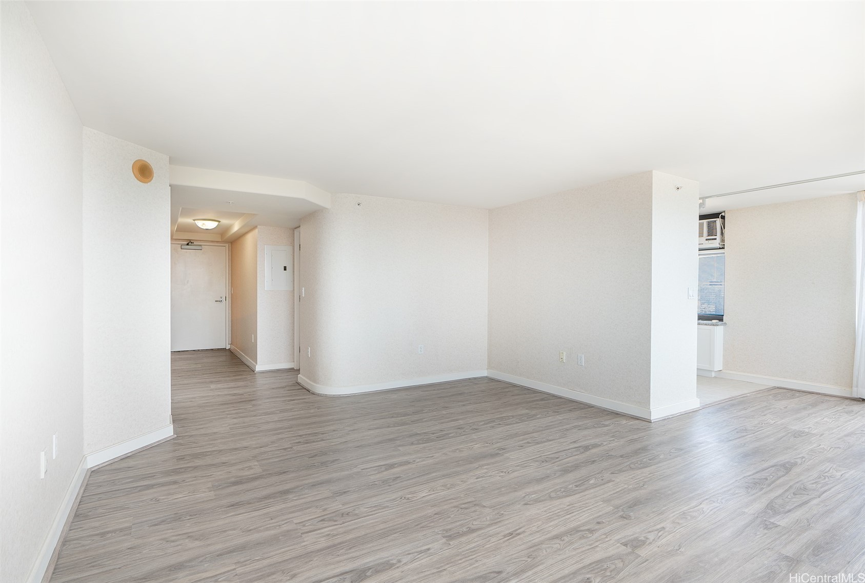 343 Hobron Lane 4302