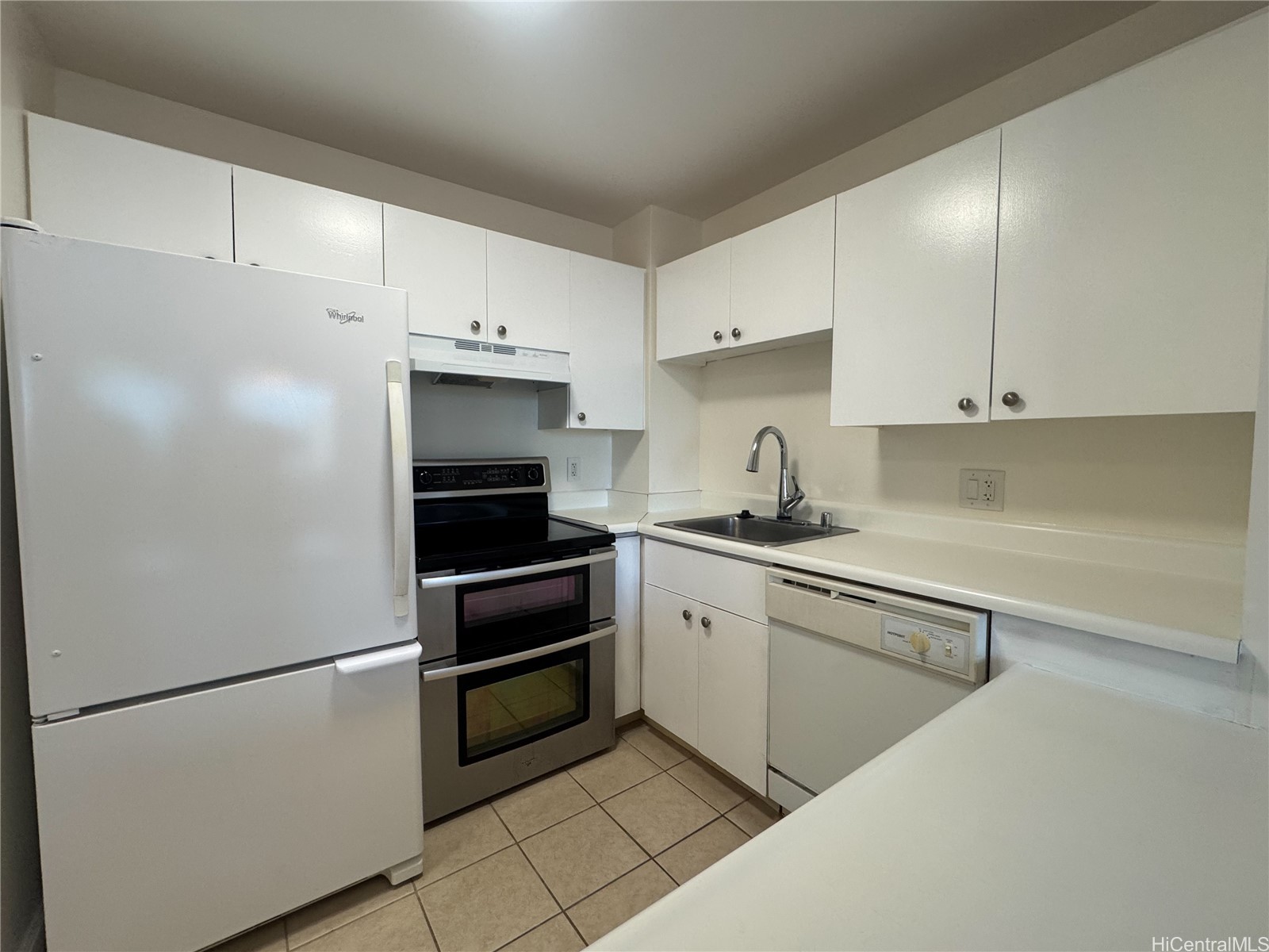 1255 Nuuanu Avenue E2211