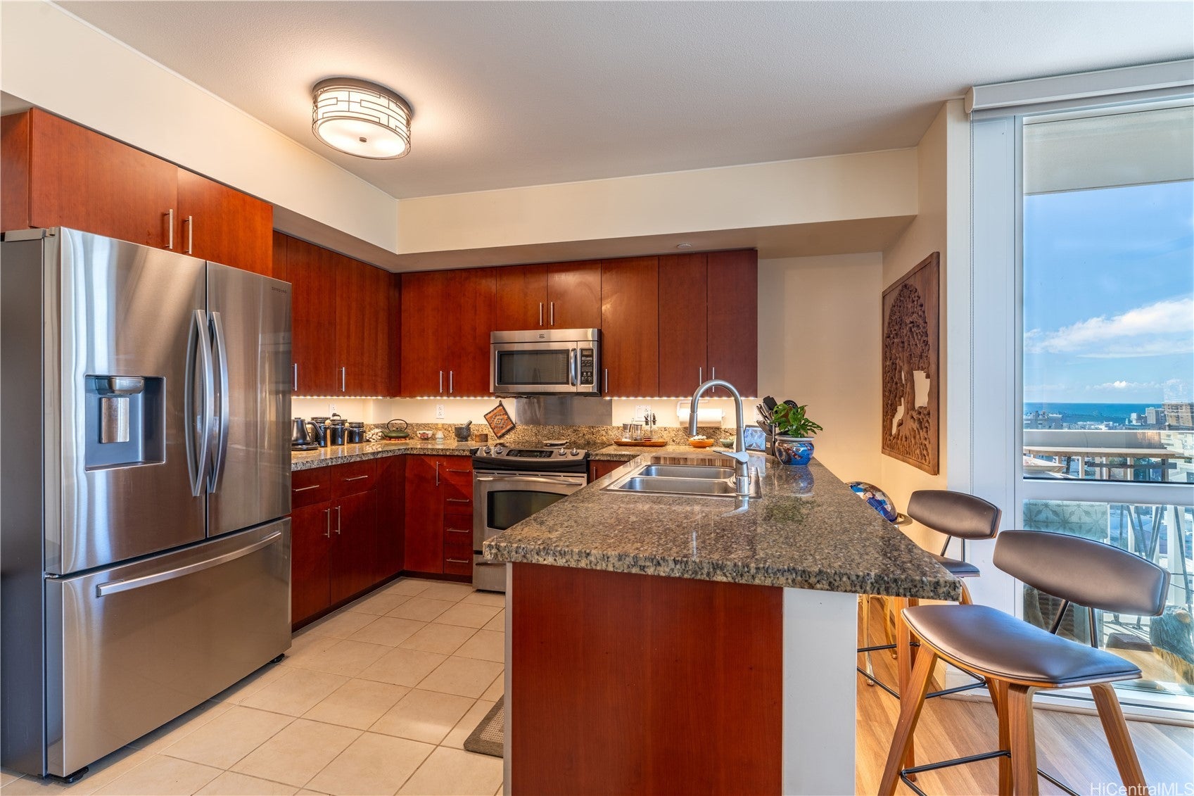909 Kapiolani Boulevard 1804