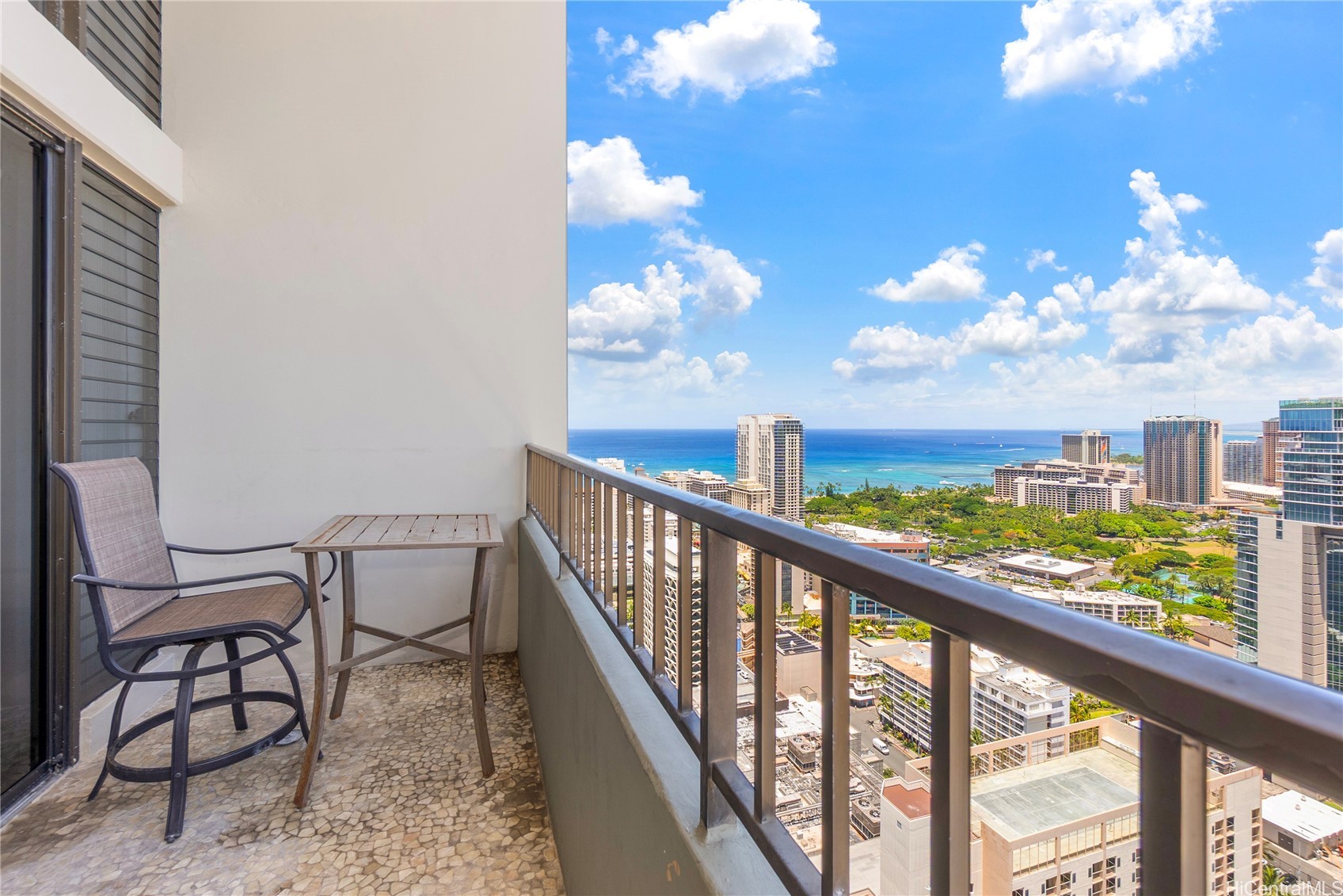 2240 Kuhio Avenue 3806
