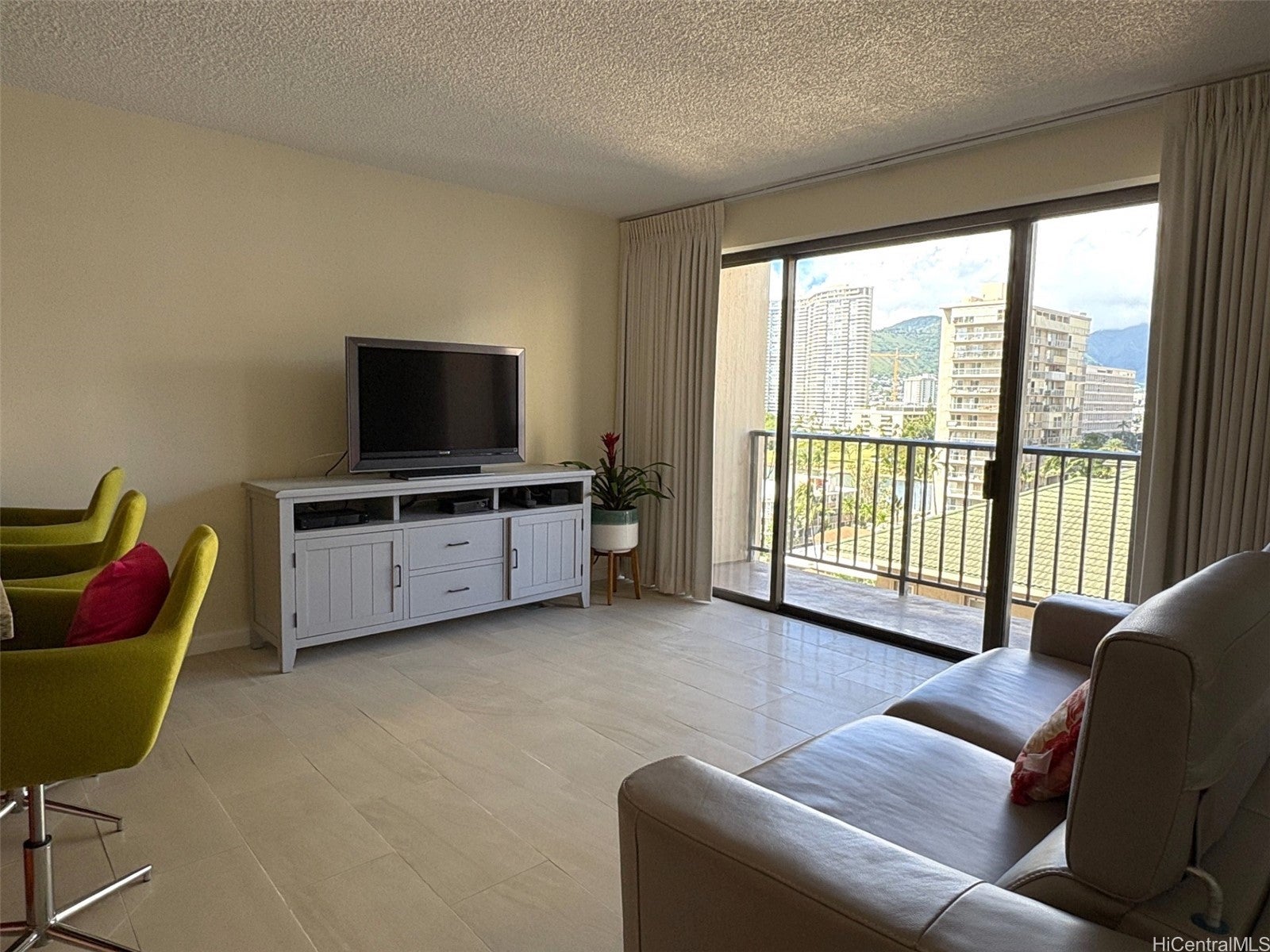 2140 Kuhio Avenue 911