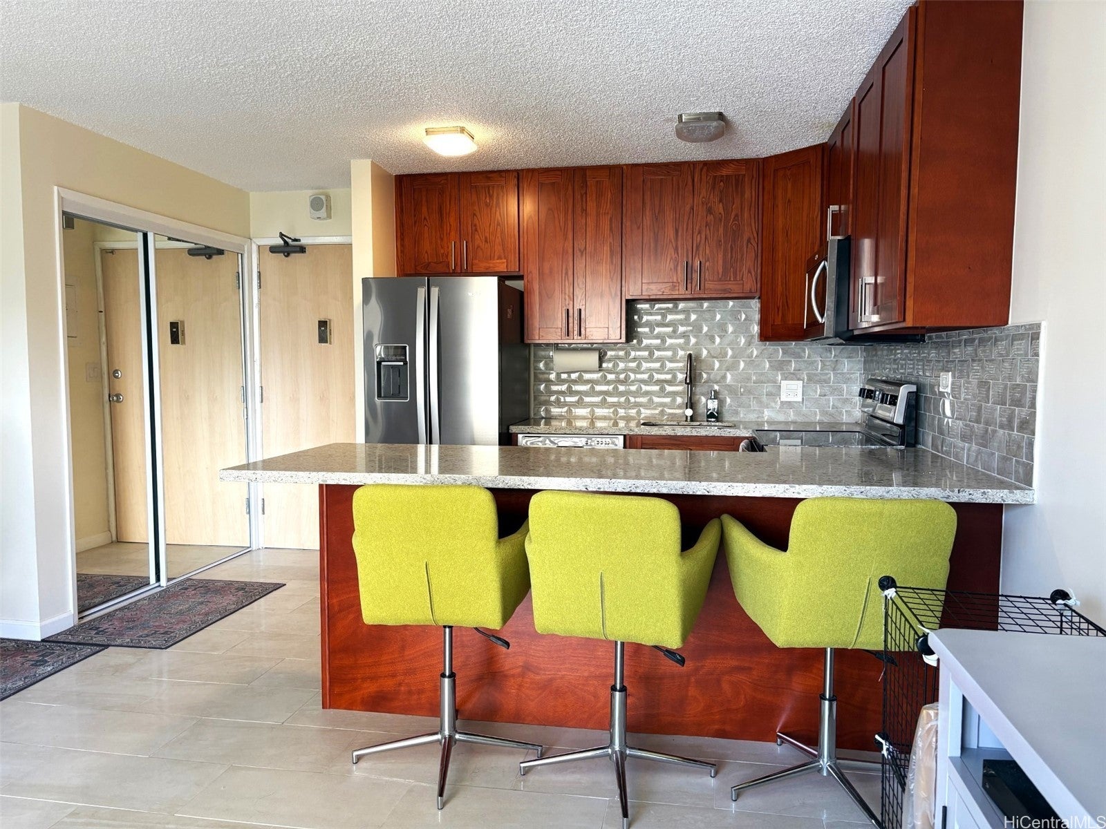 2140 Kuhio Avenue 911