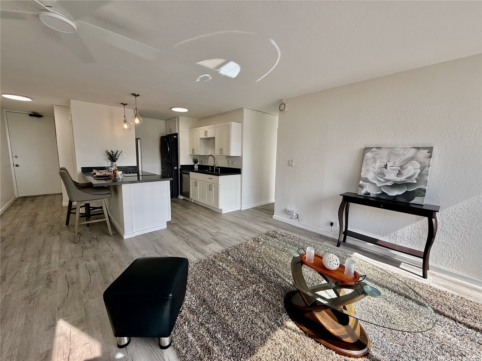 320 Liliuokalani Avenue 1603