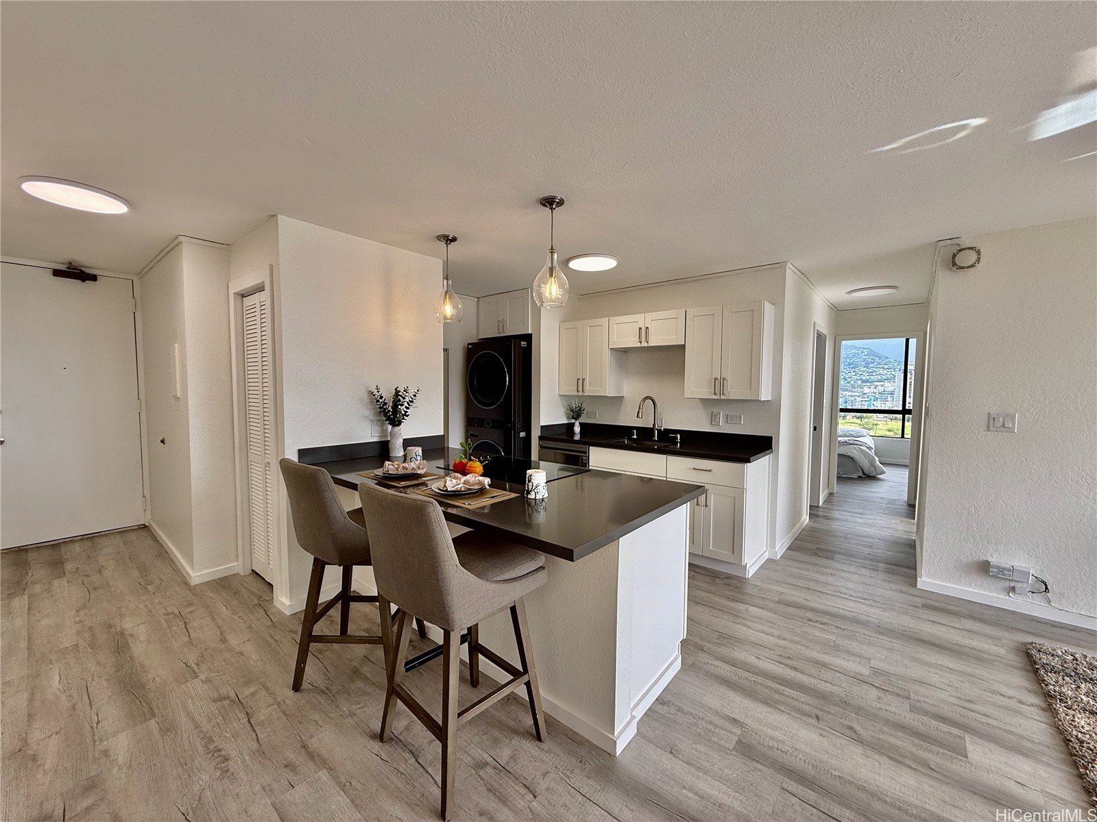 320 Liliuokalani Avenue 1603