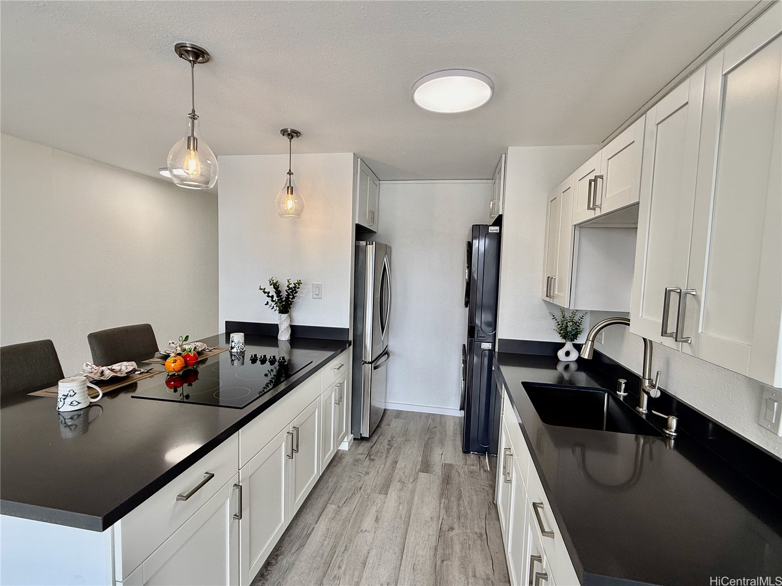 320 Liliuokalani Avenue 1603