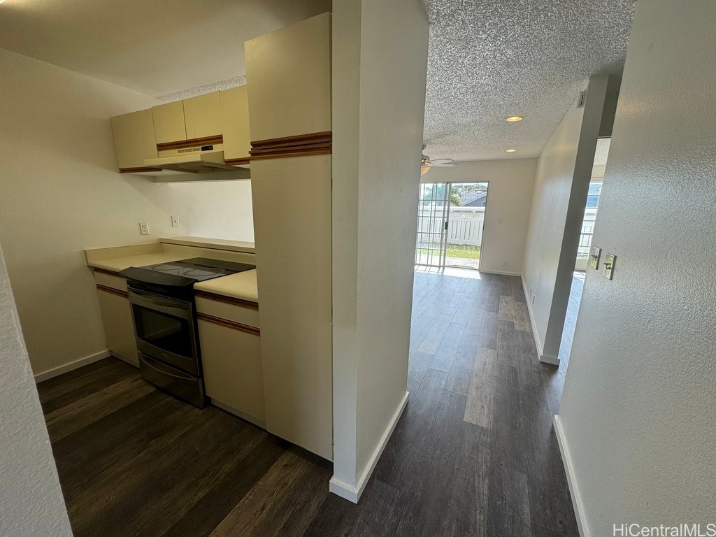 92-1007 Alaa Street 15-105