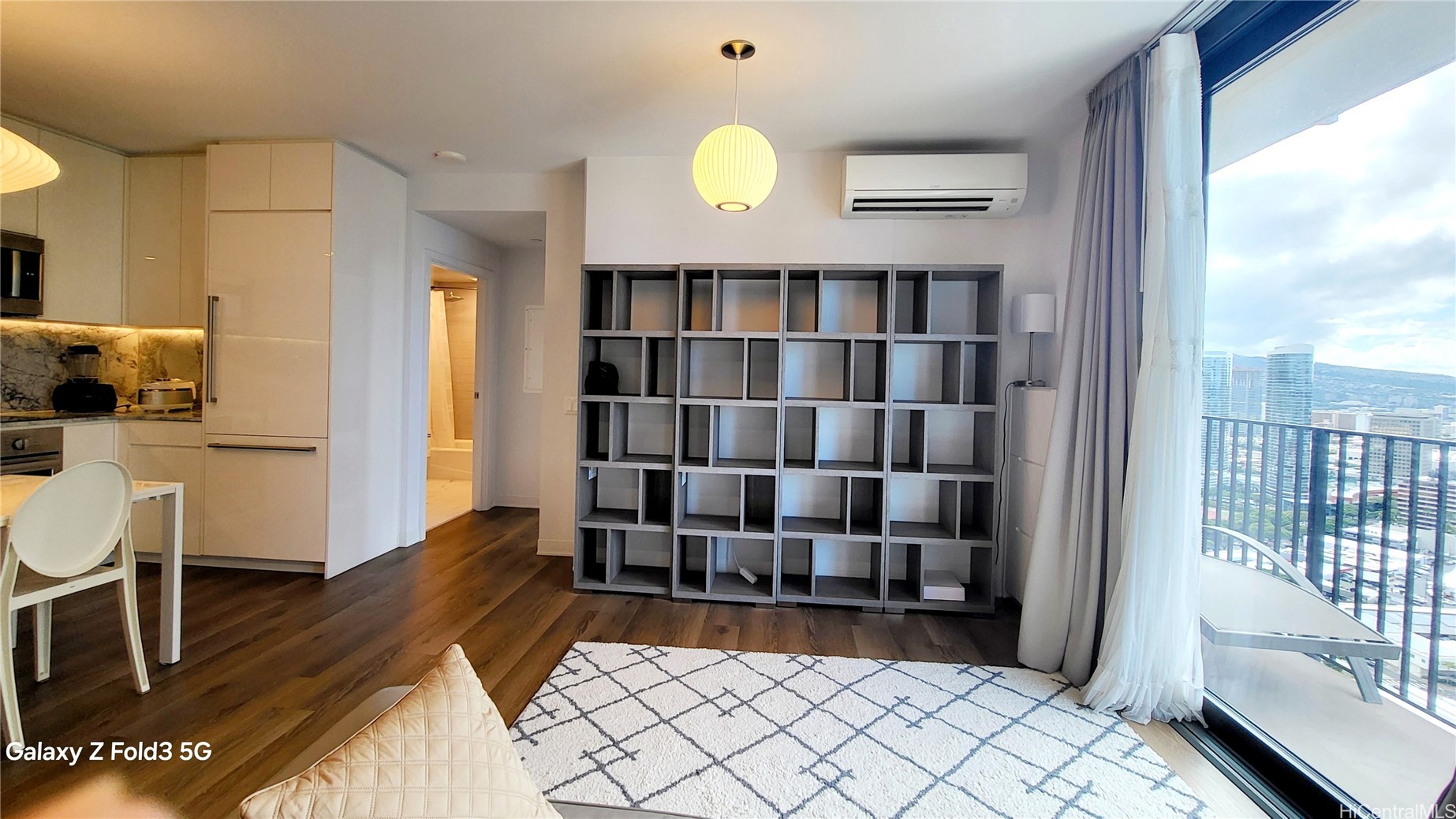 987 Queen Street 3412