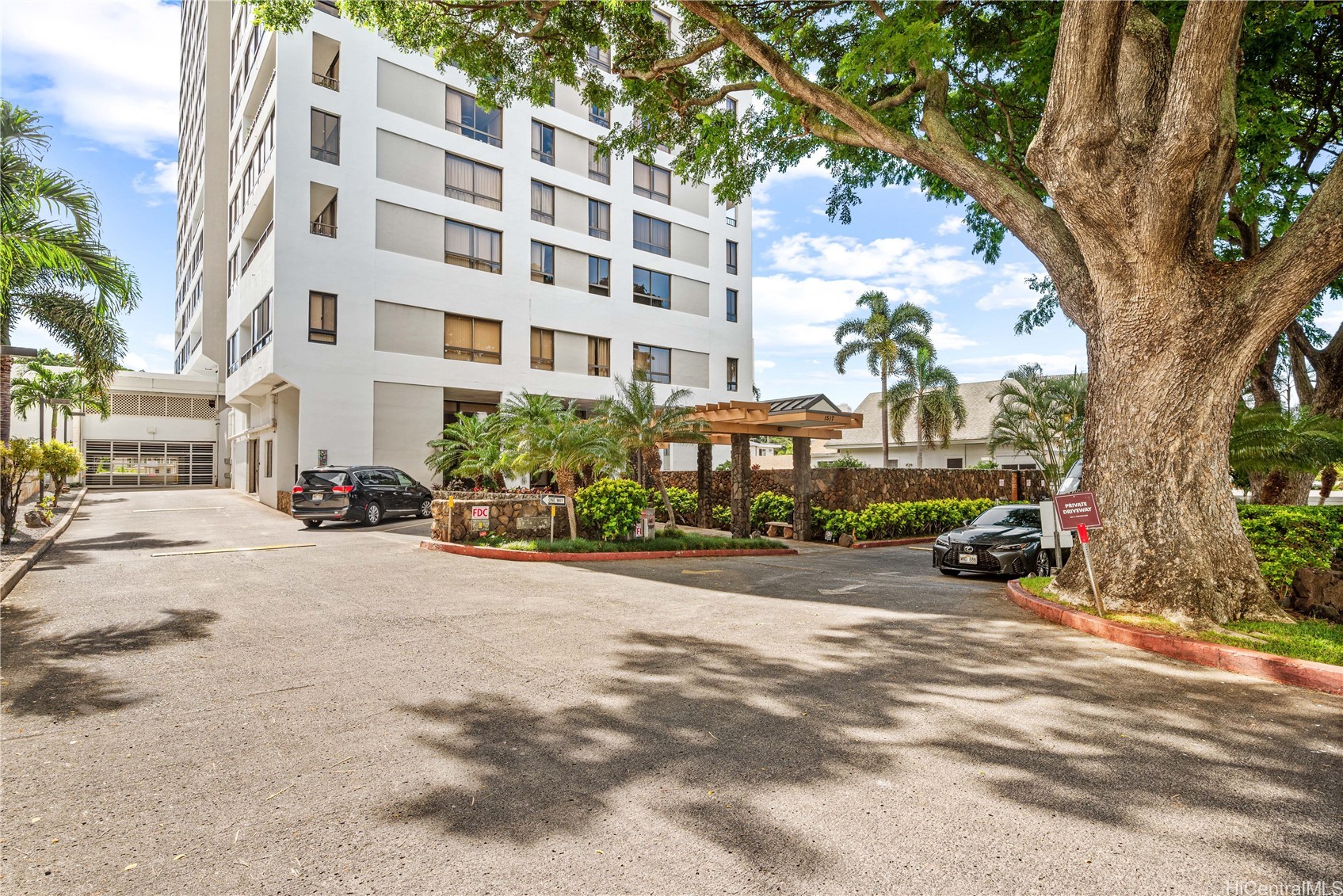1517 Makiki Street 504