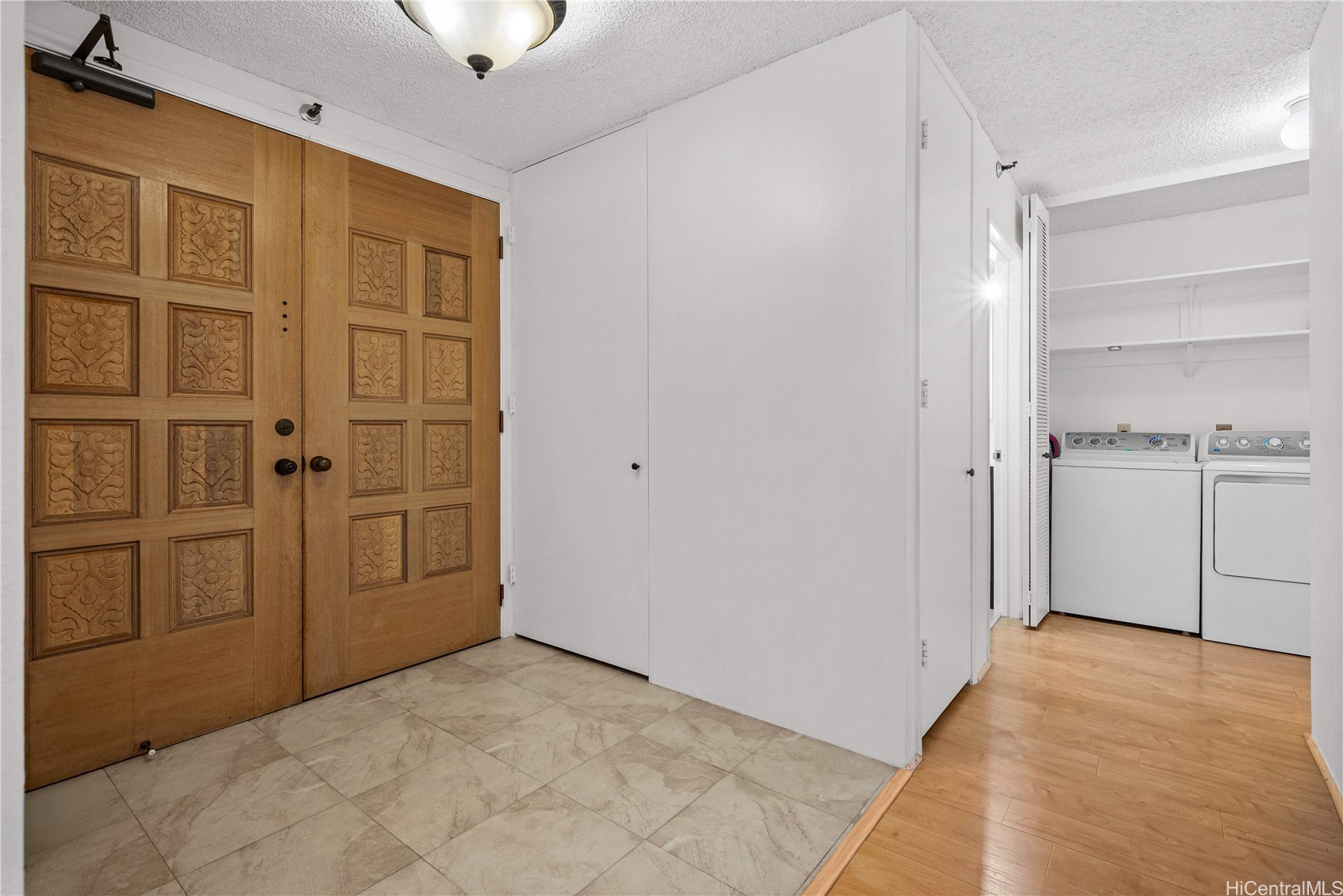 1517 Makiki Street 504