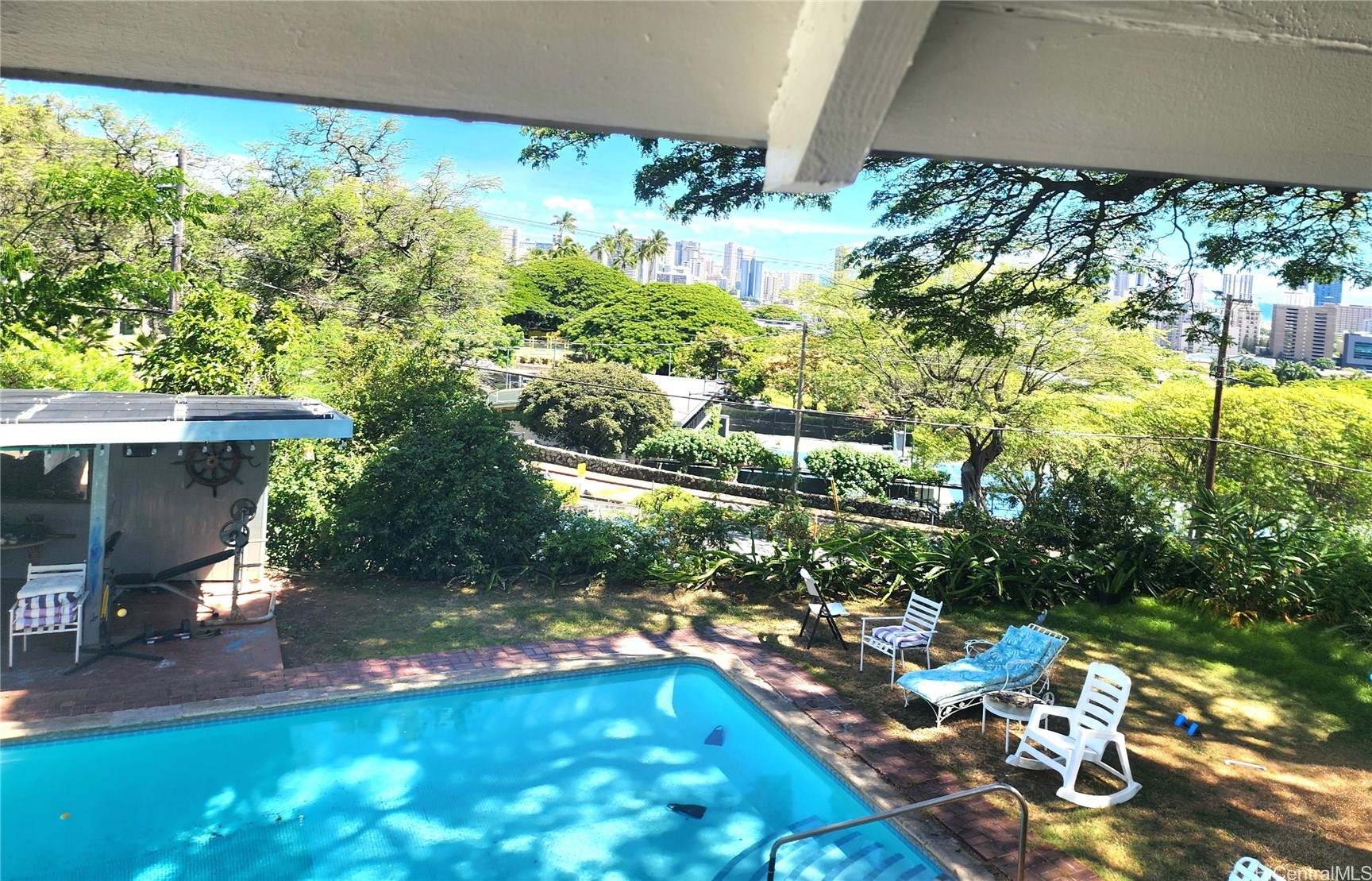 2056 Manoa Road