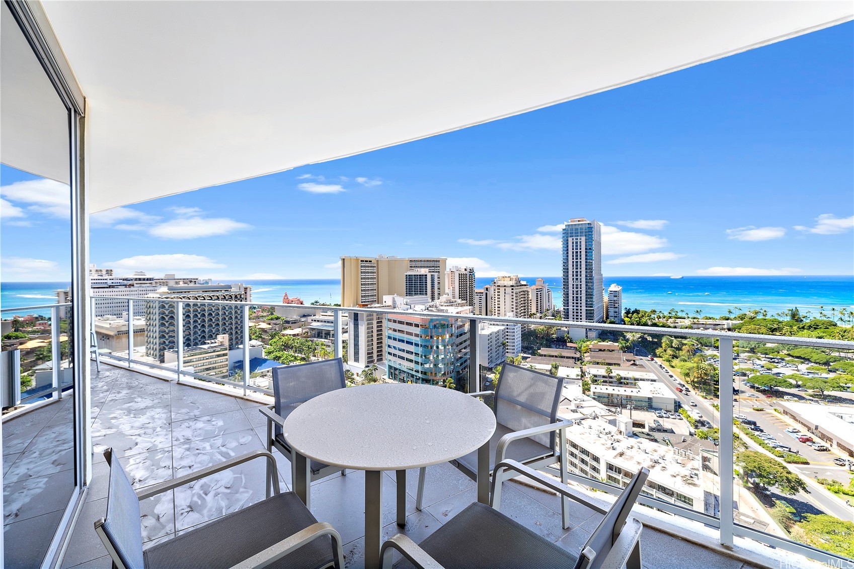 383 Kalaimoku Street E2308