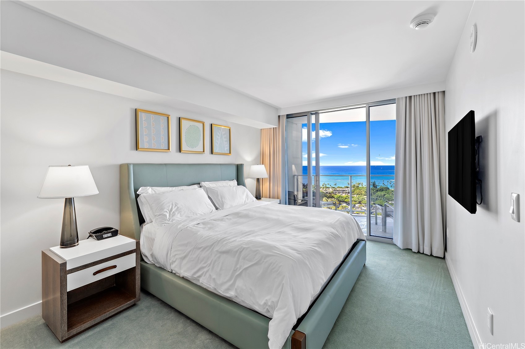 383 Kalaimoku Street E2308