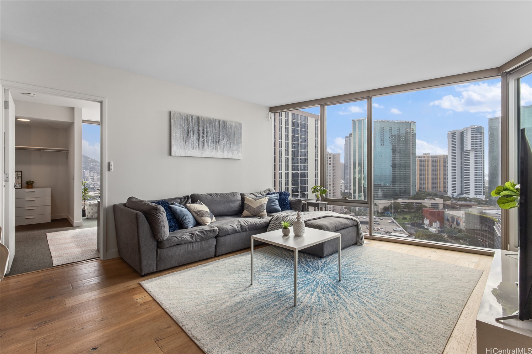 1001 Queen Street 1612