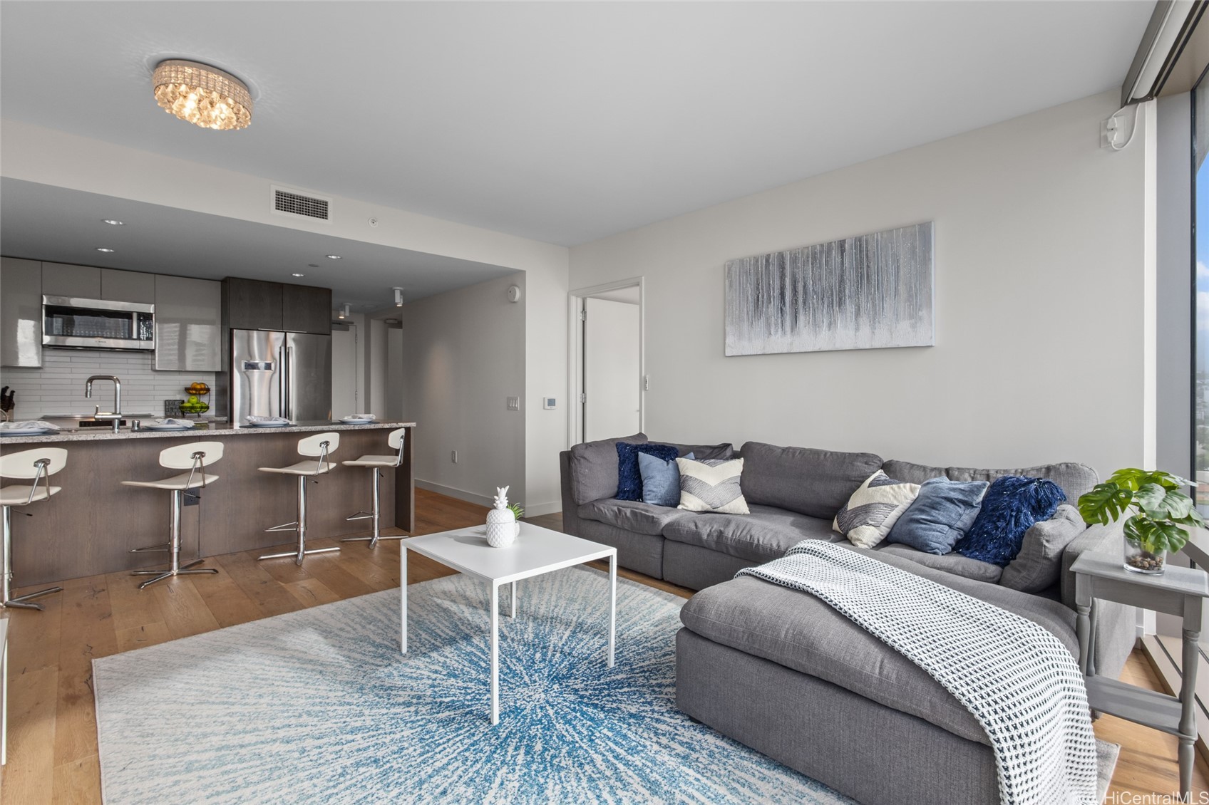 1001 Queen Street 1612