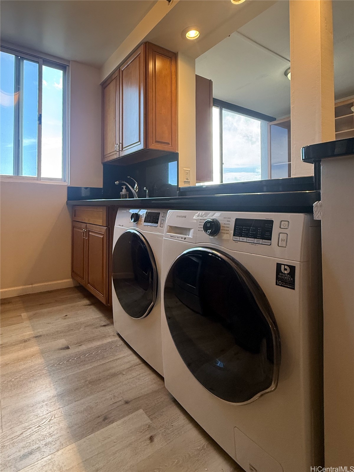 2916 Date Street 6I