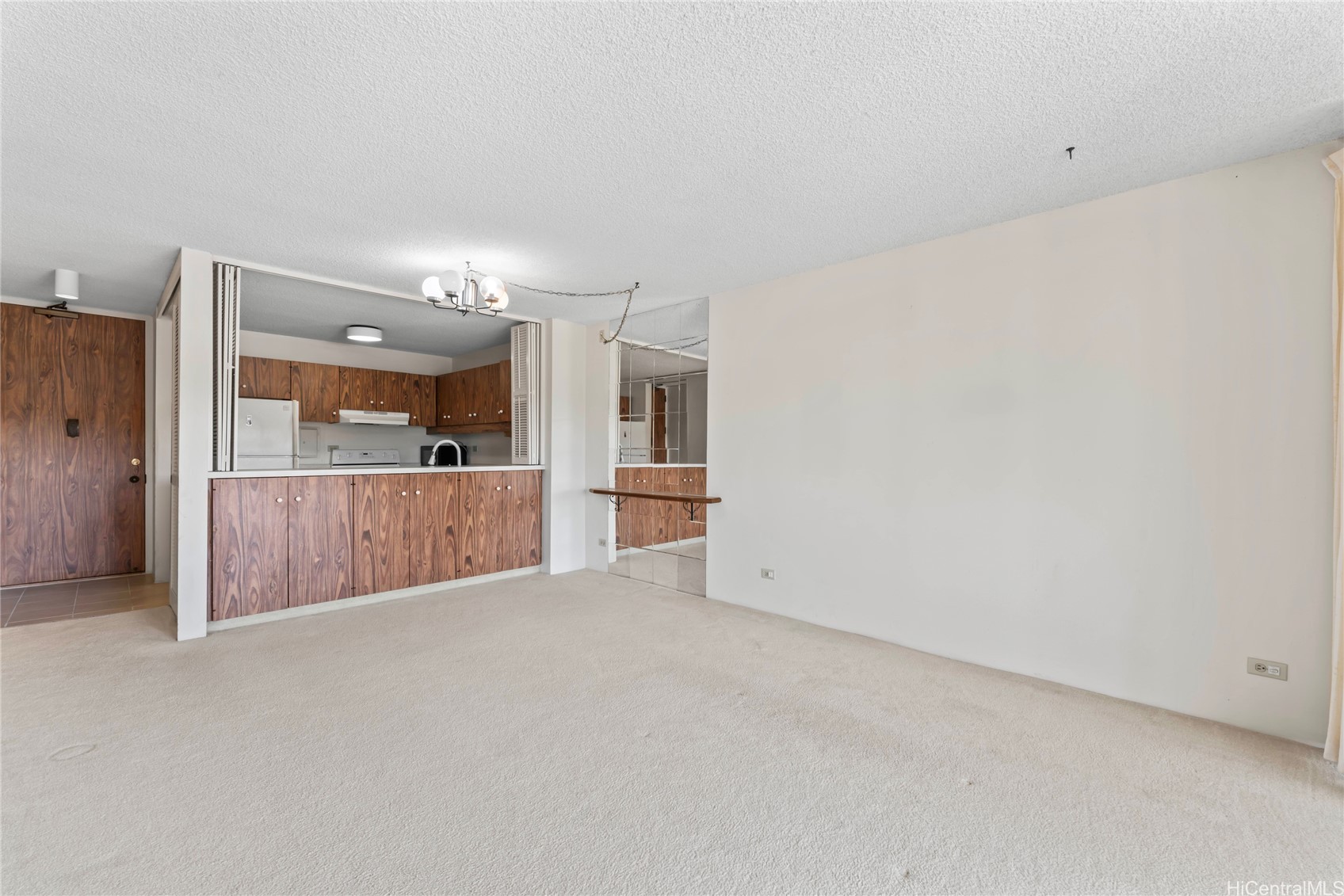 1717 Mott Smith Drive 2212