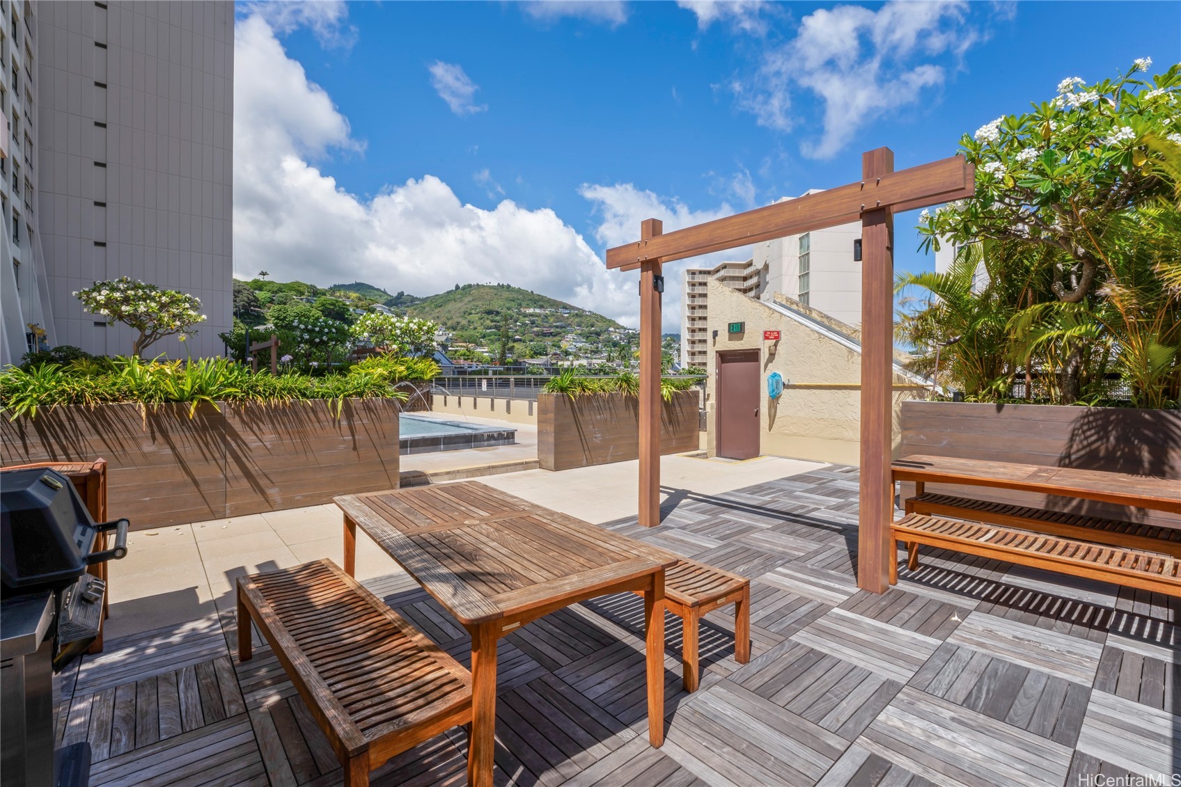 Mott-smith Laniloa Condominium