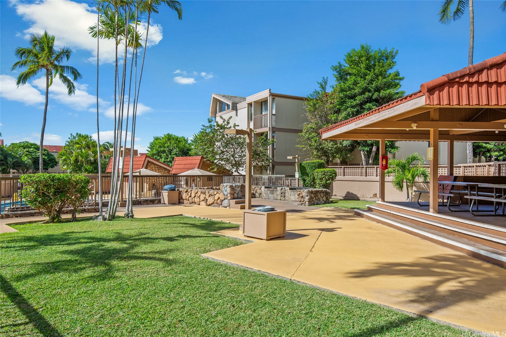 Makaha Valley Pltn Condominium