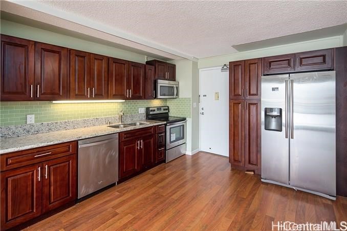 1655 Makaloa Street 1002