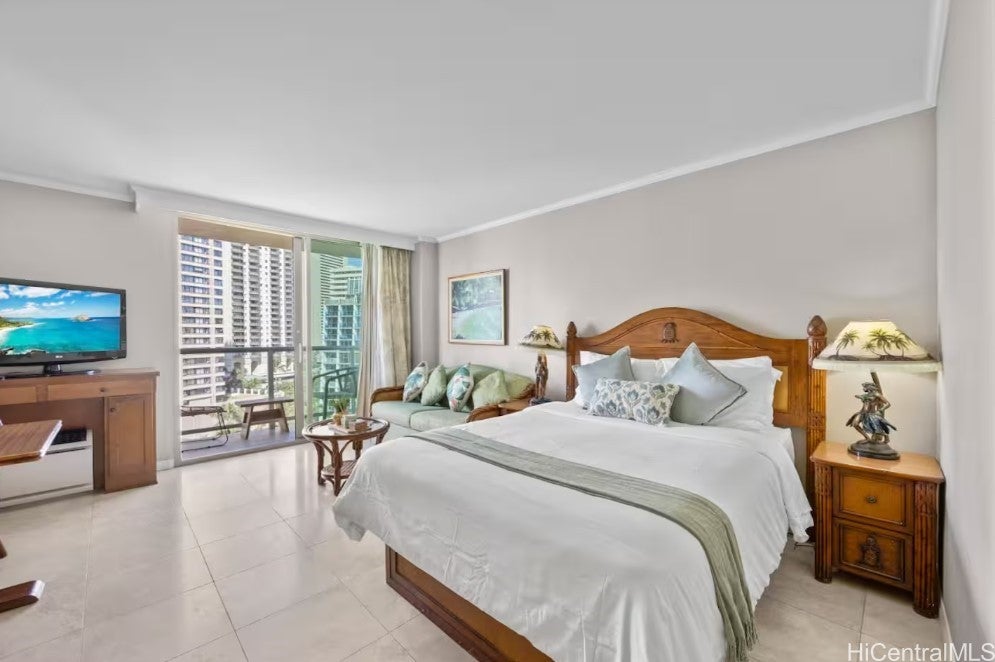 2045 Kalakaua Avenue 816