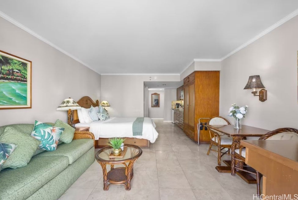 2045 Kalakaua Avenue 816