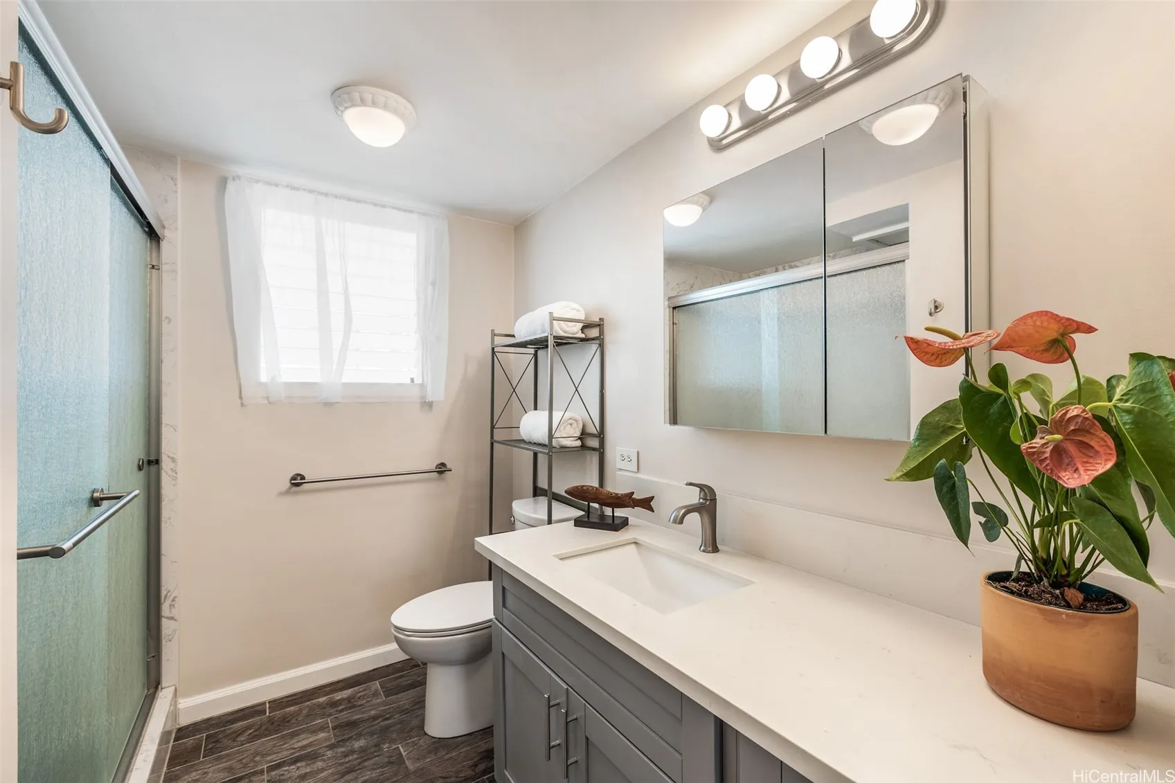 Honolulu, Hawaii 96815, United States, 1 Bedroom Bedrooms, ,1 BathroomBathrooms,Residential,Active,162064