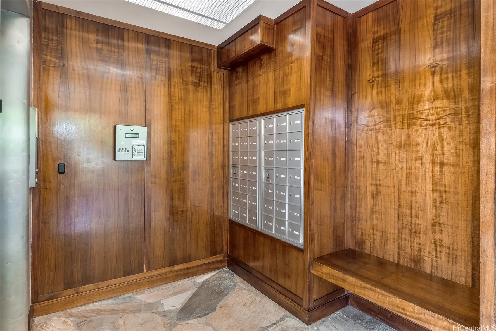 Honolulu, Hawaii 96815, United States, 1 Bedroom Bedrooms, ,1 BathroomBathrooms,Residential,Active,162064