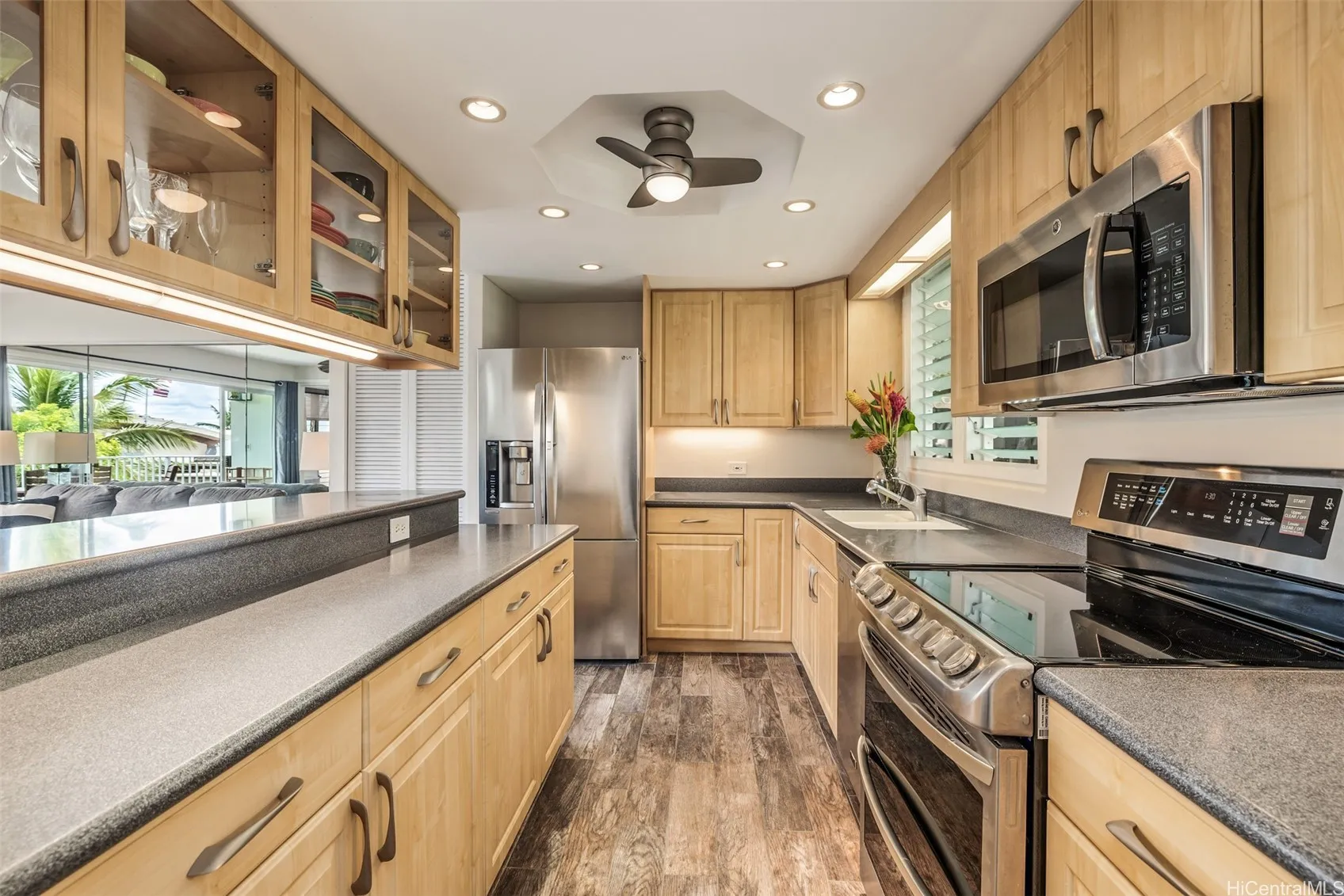 Honolulu, Hawaii 96815, United States, 1 Bedroom Bedrooms, ,1 BathroomBathrooms,Residential,Active,162064