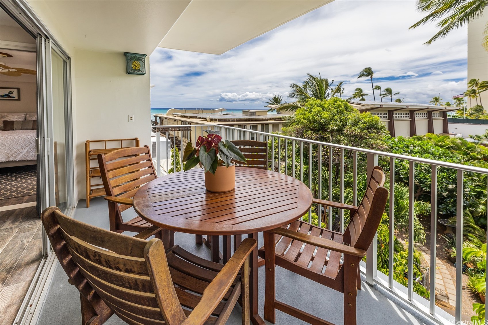 2937 Kalakaua Avenue 34