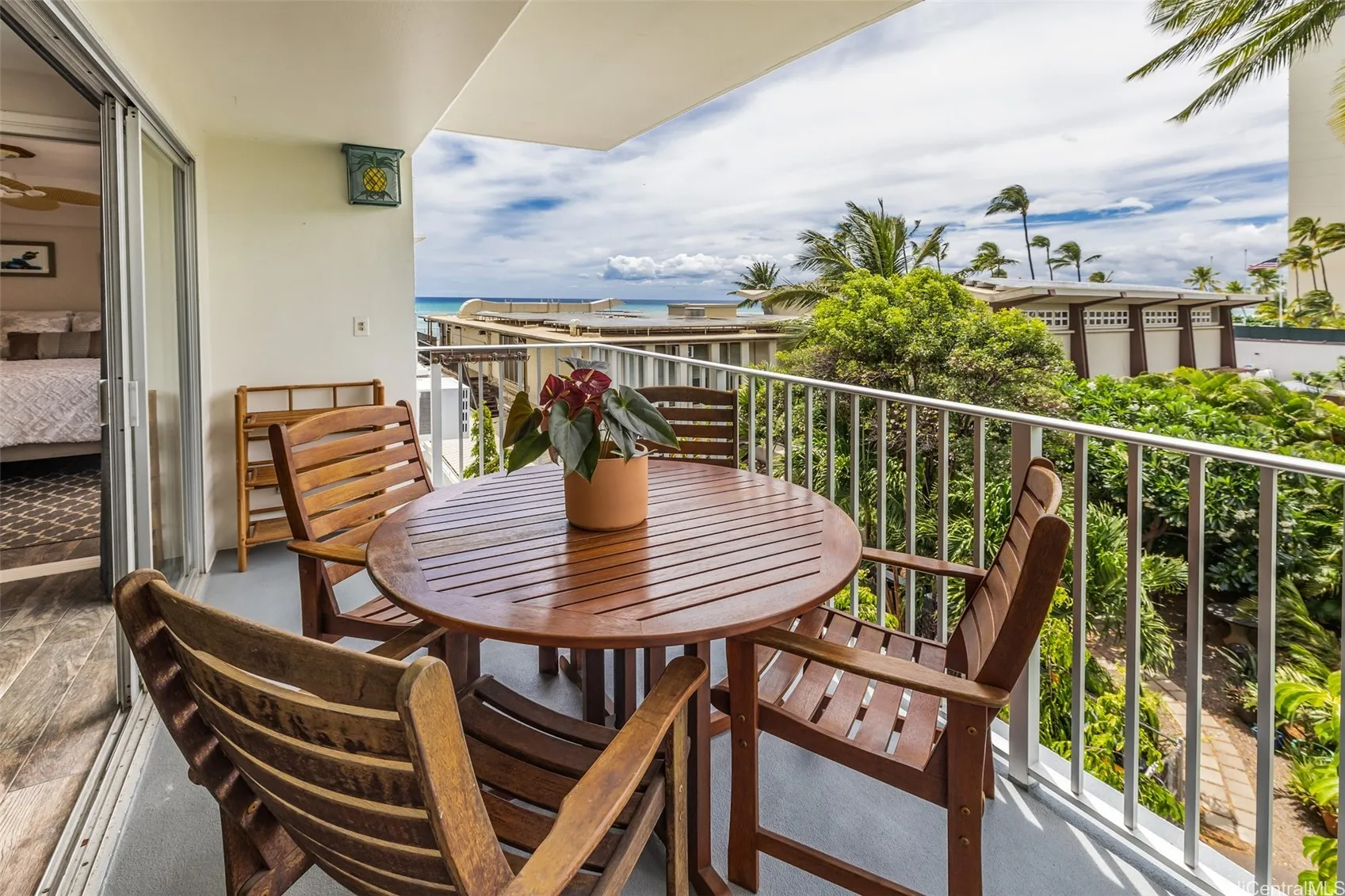 Honolulu, Hawaii 96815, United States, 1 Bedroom Bedrooms, ,1 BathroomBathrooms,Residential,Active,162064