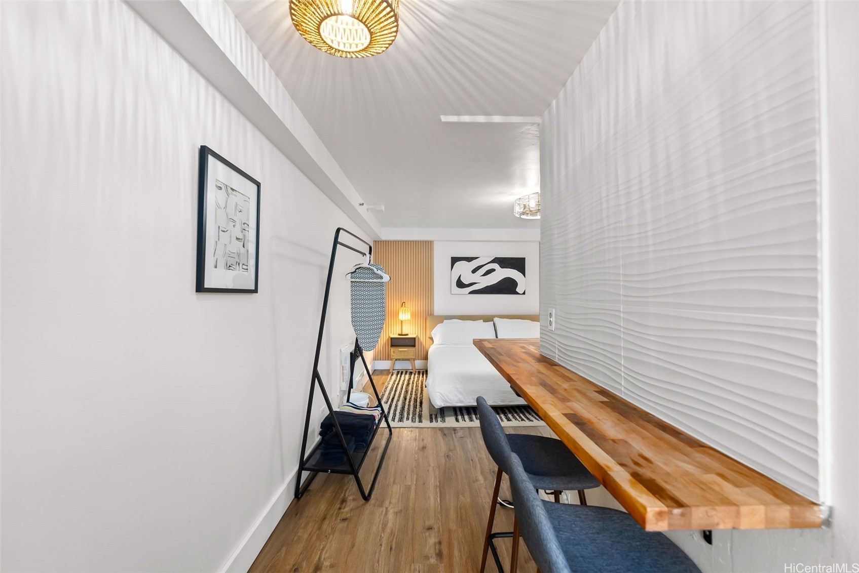 2463 Kuhio Avenue 201