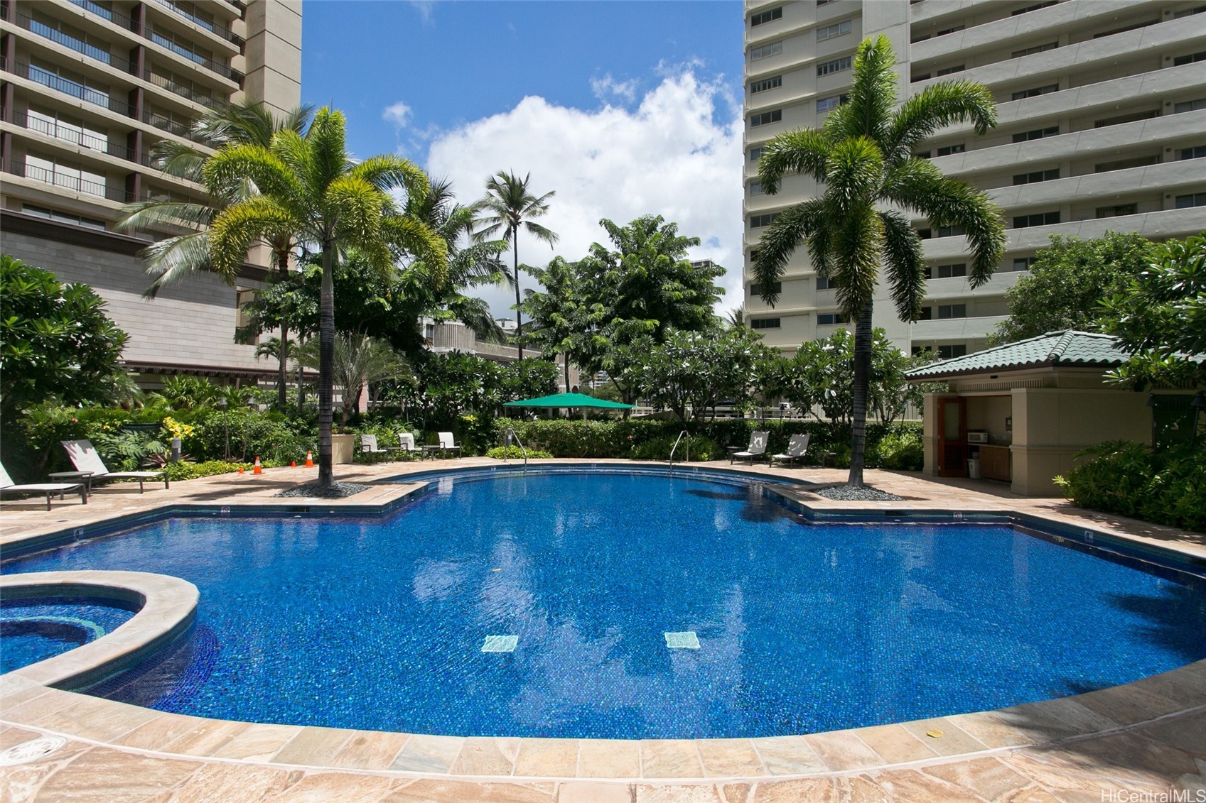 421 Olohana Street 904