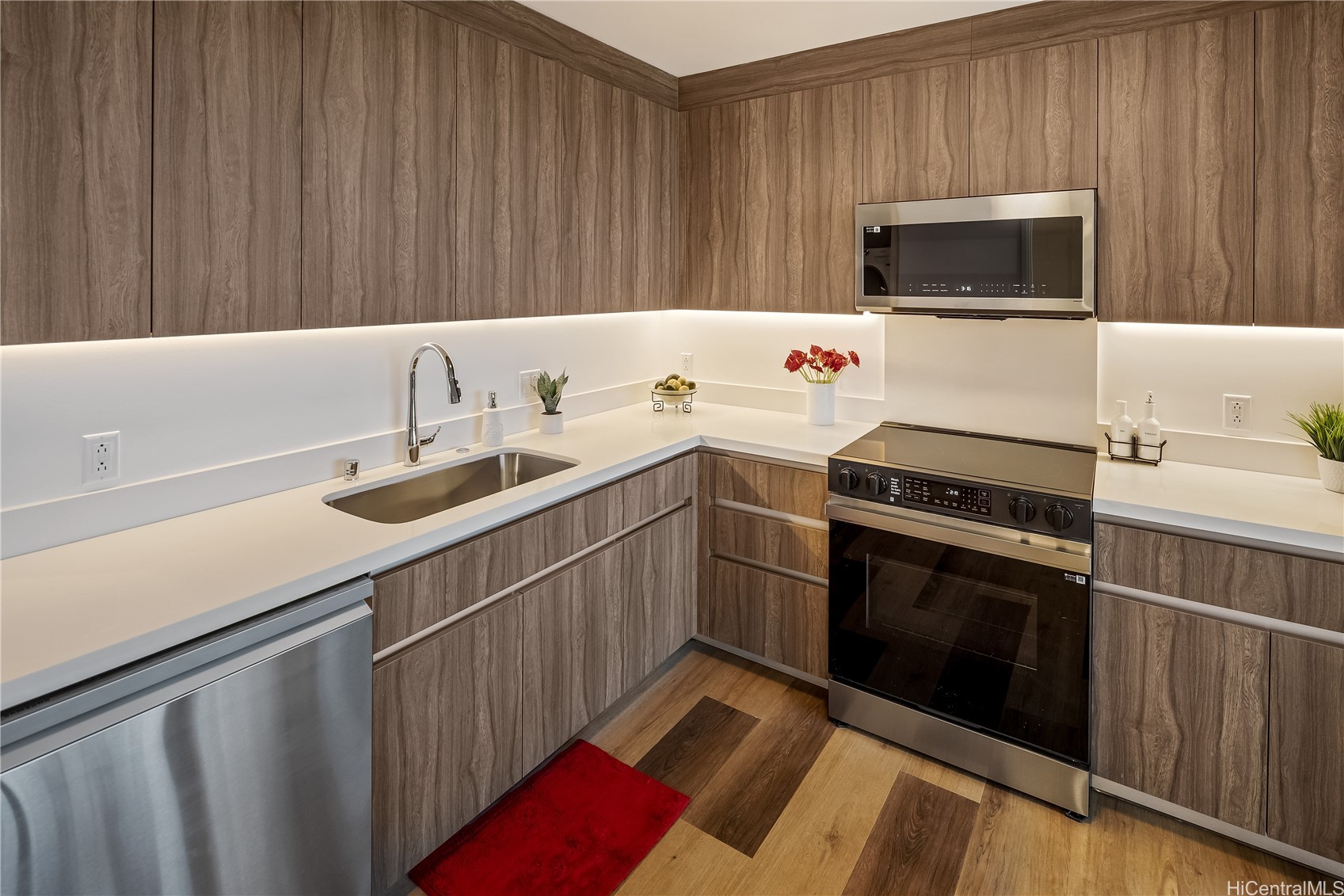 1515 Liona Street 4103