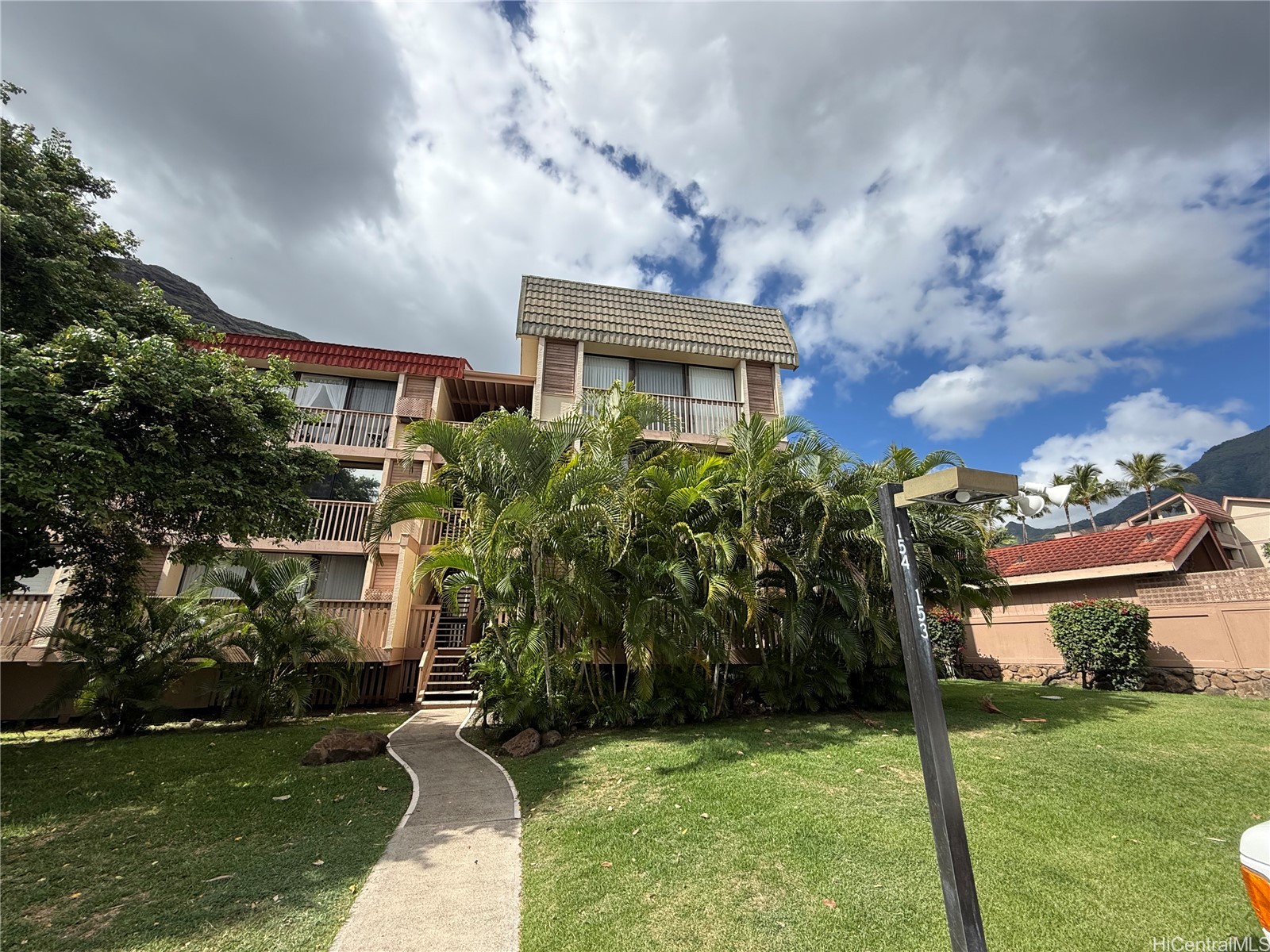Makaha Valley Pltn Condominium