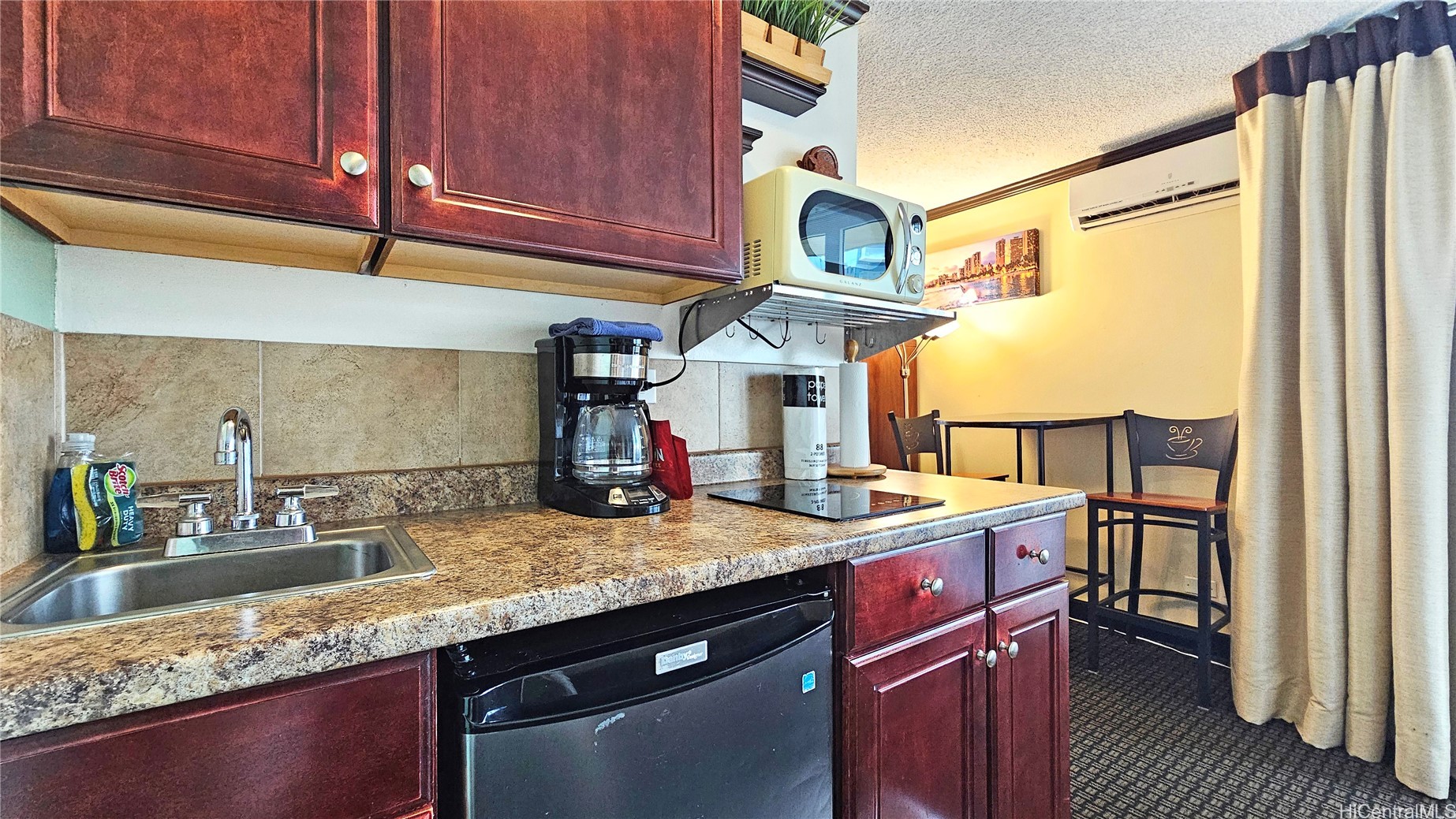 2425 Kuhio Avenue 1001