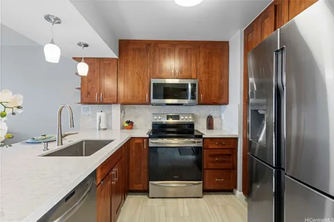 MLS: 202509465
