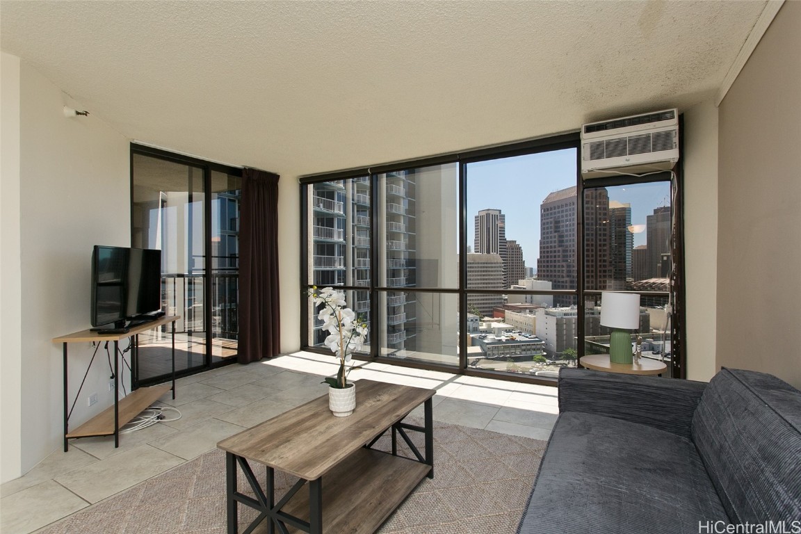60 N Beretania Street 2008