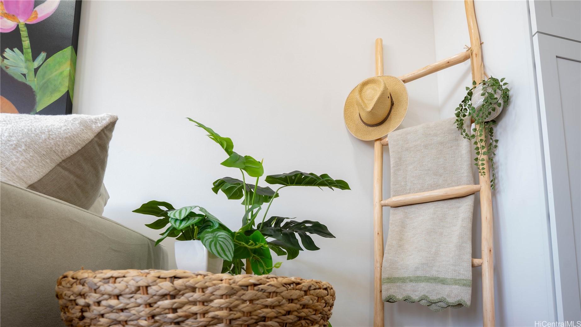 411 Hobron Lane 1212